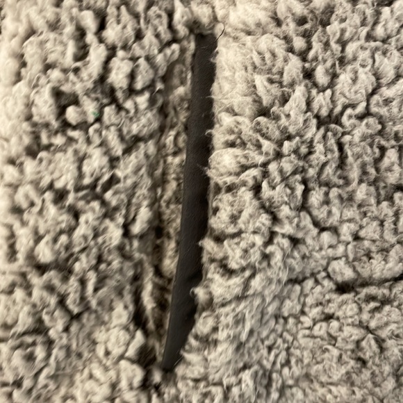Thread & Supply Fleece - Picture 3 of 4